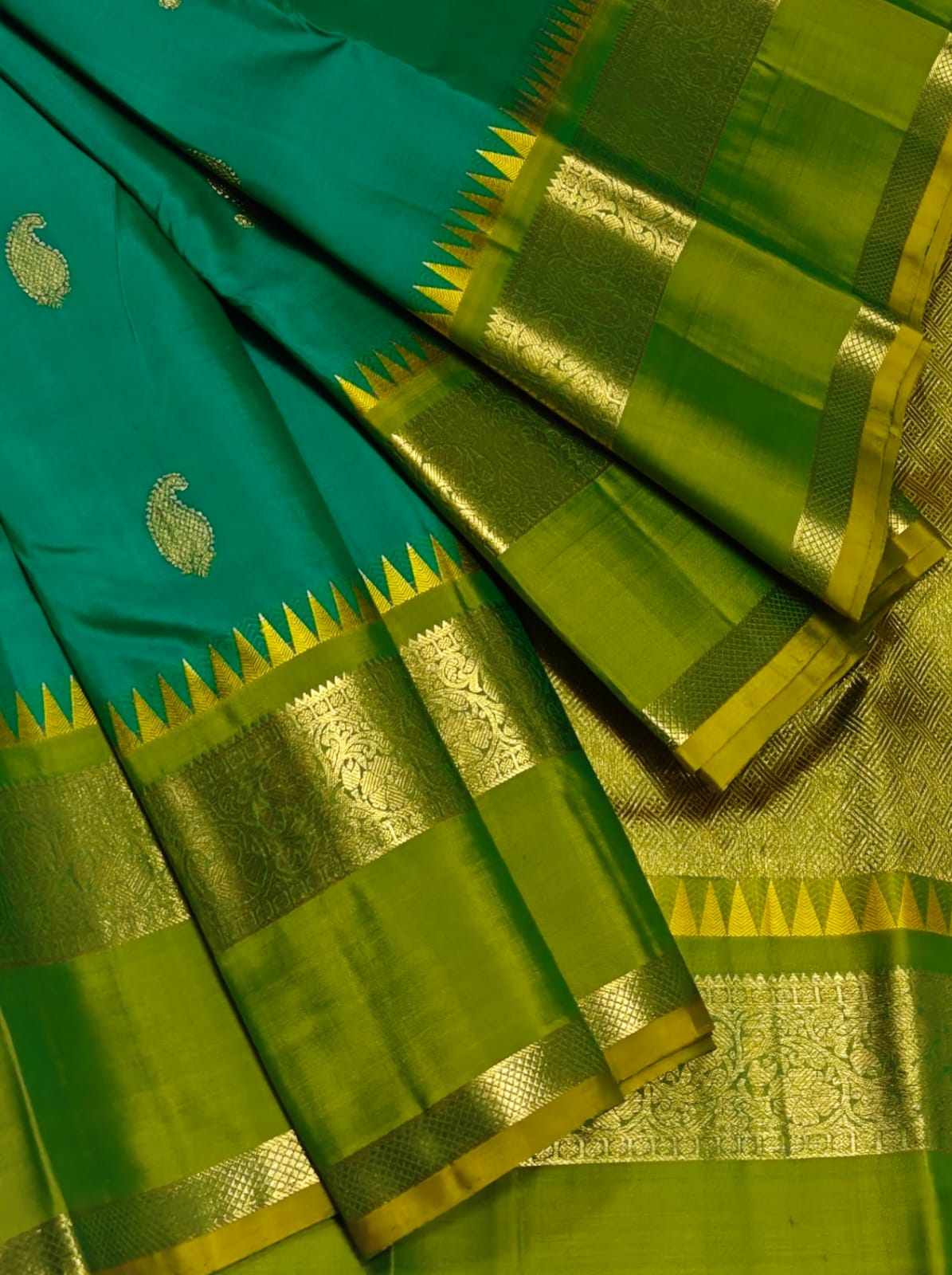 Traditional Pure Zari Kancheepuram Silk Saree With Rich Pallu Design